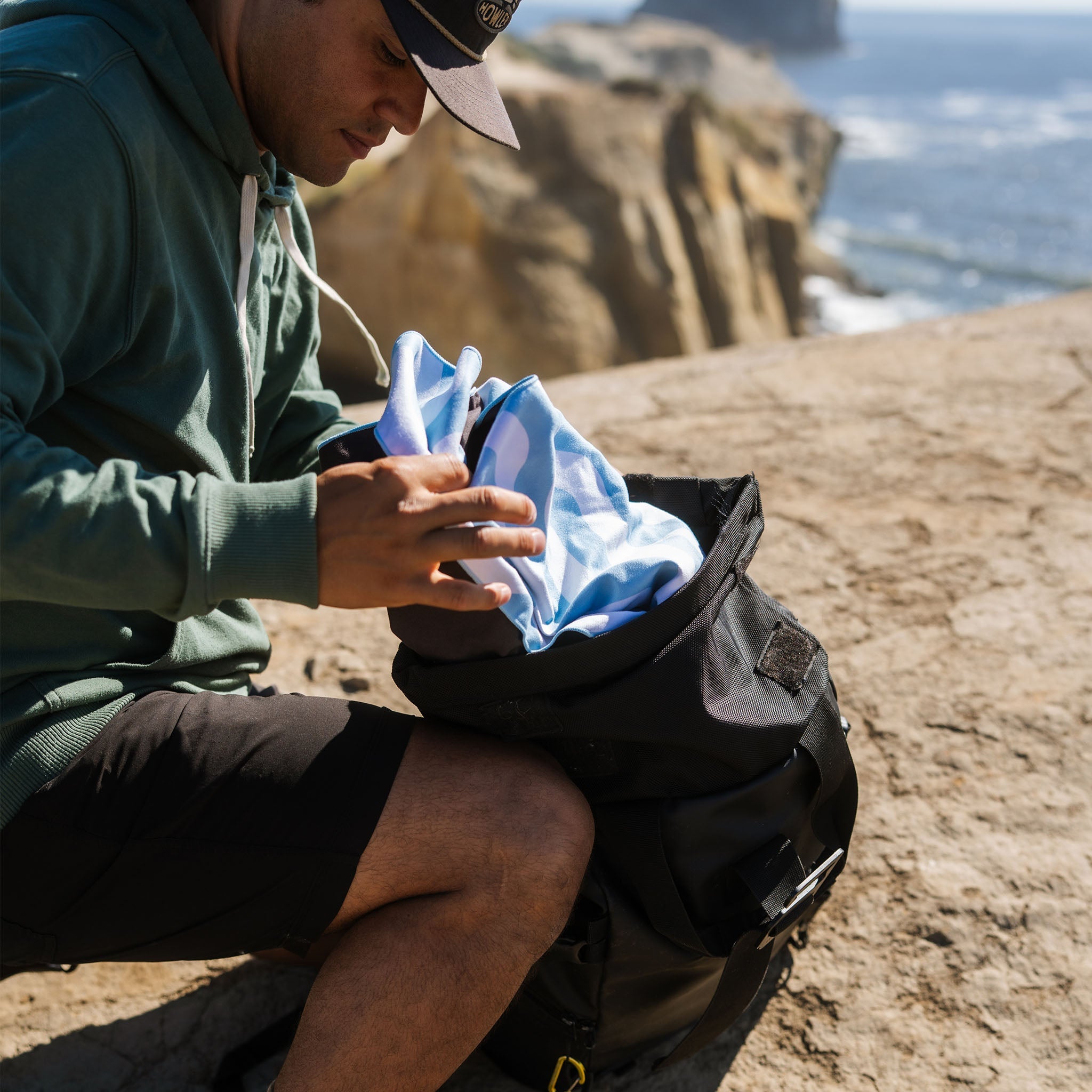 Ultralight Towel: Calm Seas Pale Blue Sky - Nomadix