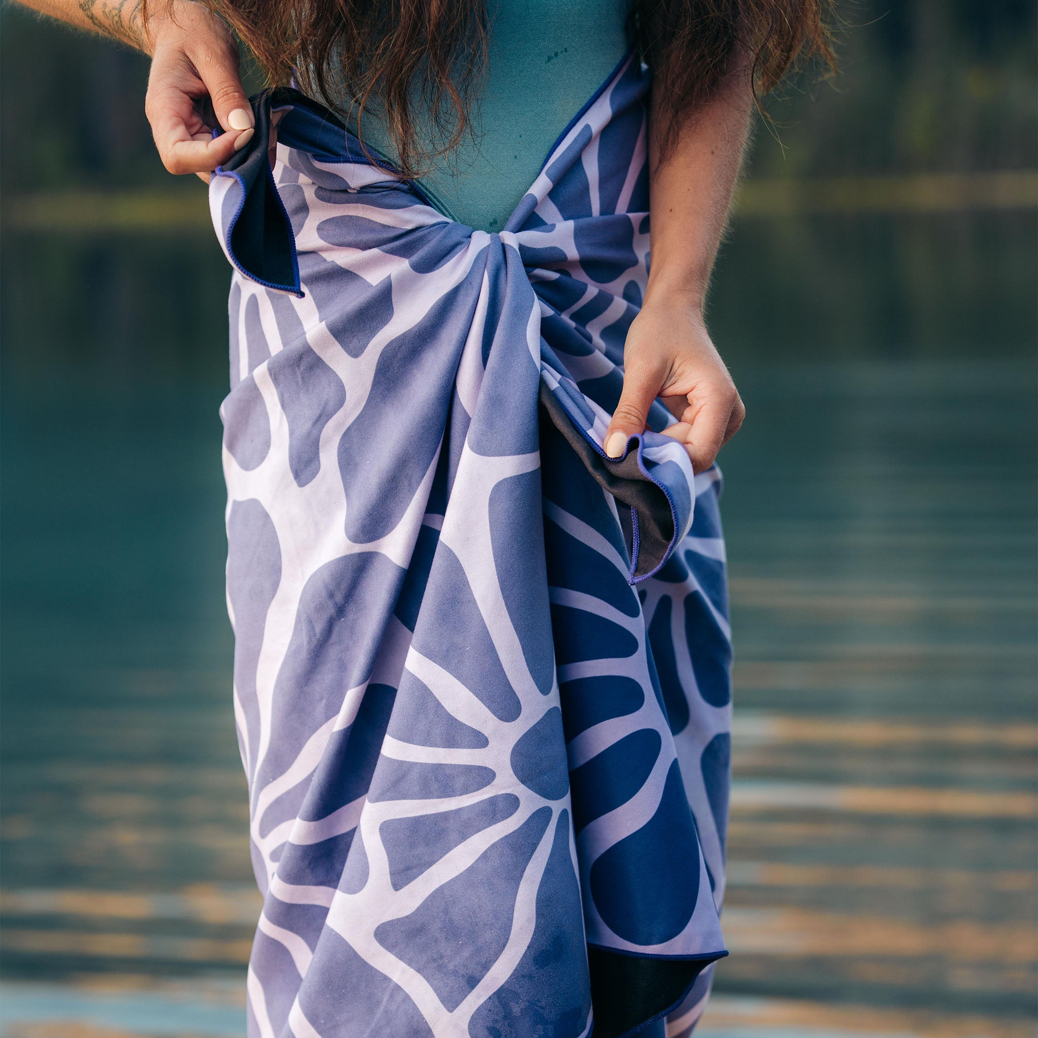 Ultralight Towel: Lazy Daisy Dusk - Nomadix