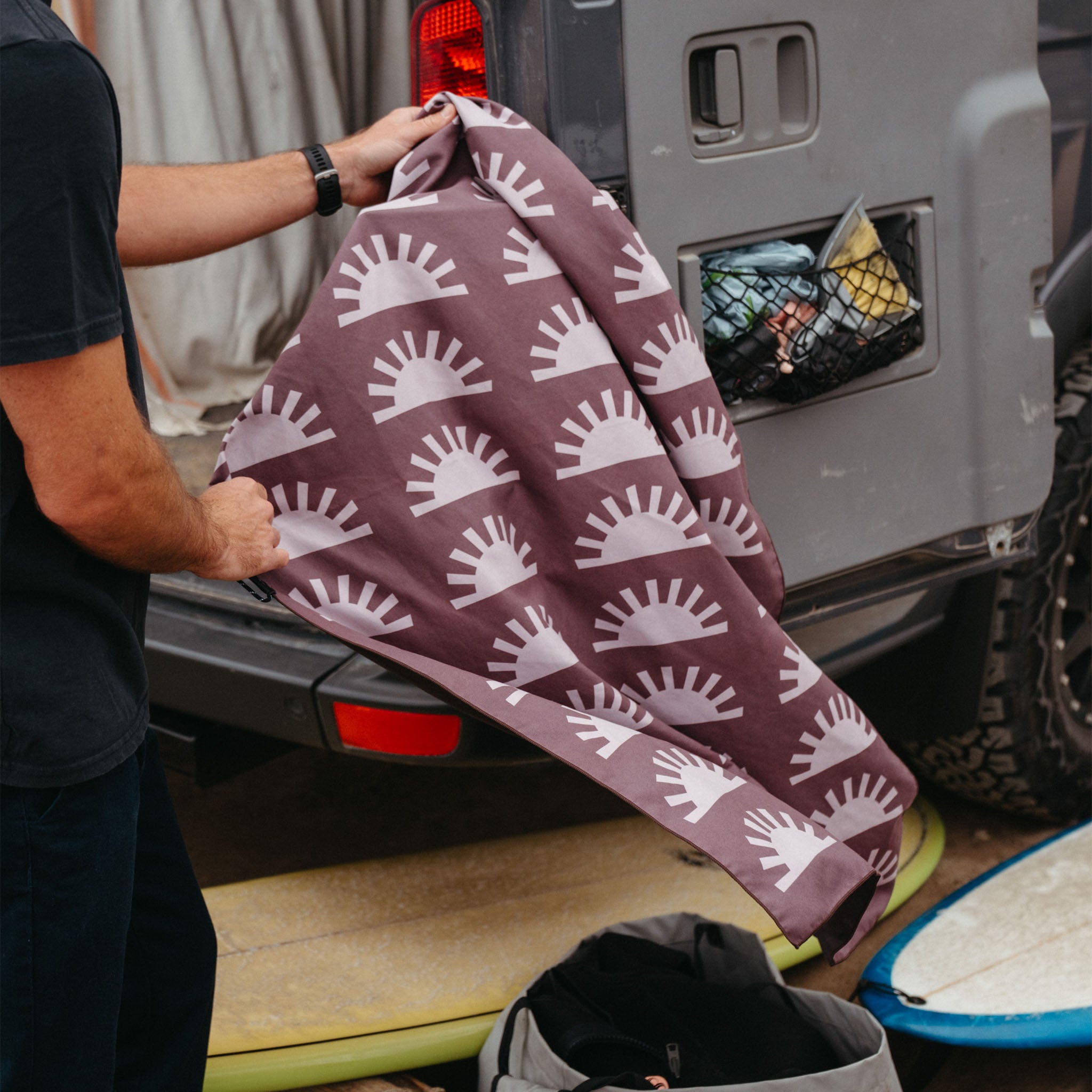 Ultralight Towel: Sunshine Burgundy - Nomadix
